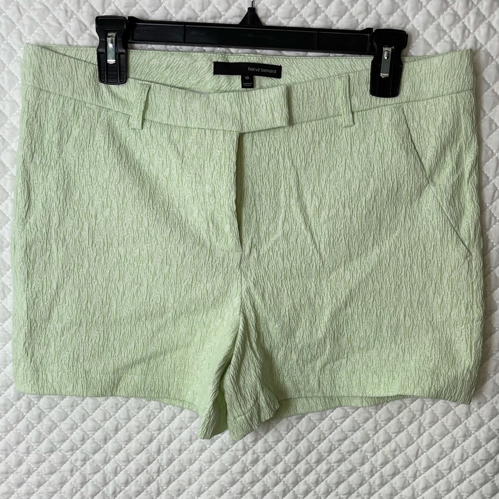 Harve Benard never worn shorts. Size 10